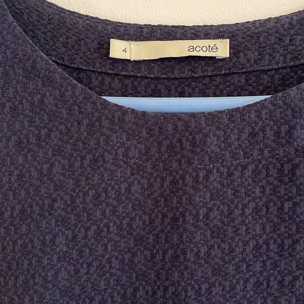 Acoté Textured Top - Picture 2 of 9